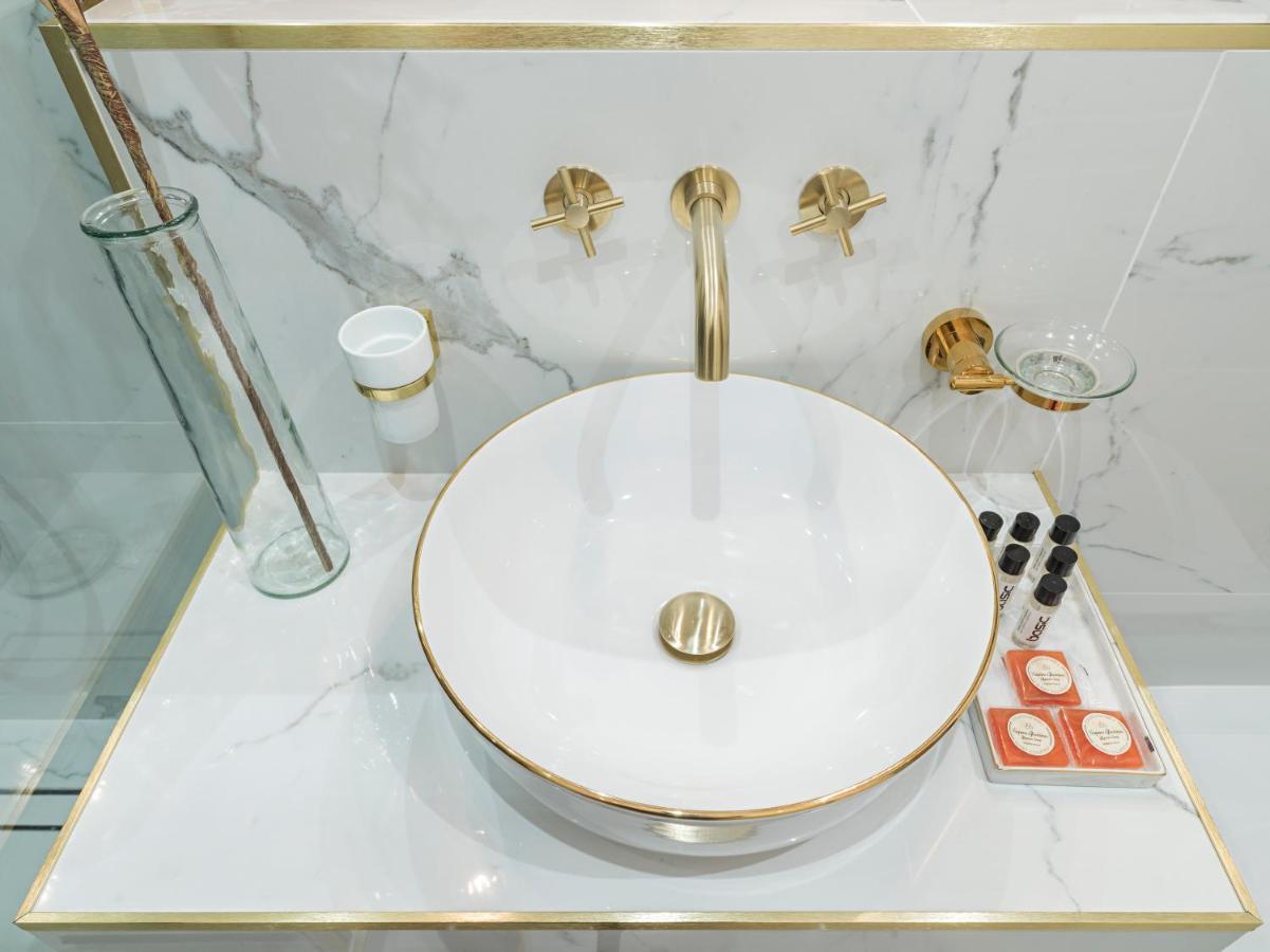 The Pompadour Suite Париж Экстерьер фото
